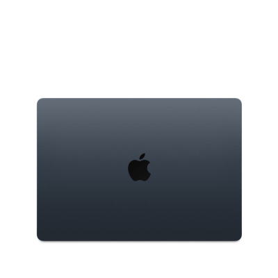 Zamknięty laptop Apple MacBook Air 15 z procesorem M2 w kolorze północ, widoczny od góry z wyeksponowanym czarnym logo Apple na środku aluminiowej obudowy.