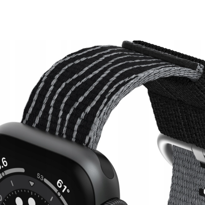 Czarny pasek LifeProof Eco Friendly do Apple Watch z widocznym mocowaniem do koperty zegarka oraz fragmentem tarczy z cyfrowymi oznaczeniami temperatury.