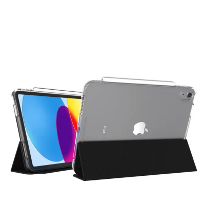 Przeźroczyste etui Gear4 Crystal Palace Folio do iPad 11 gen. z czarną podstawką, ukazujące tablet w dwóch perspektywach: od przodu oraz od strony plecków.