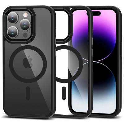 Etui Tech-Protect Magmat do iPhone 15 Pro z czarną ramką i przezroczystymi pleckami z magnetycznym pierścieniem MagSafe, ukazane w widoku izometrycznym.