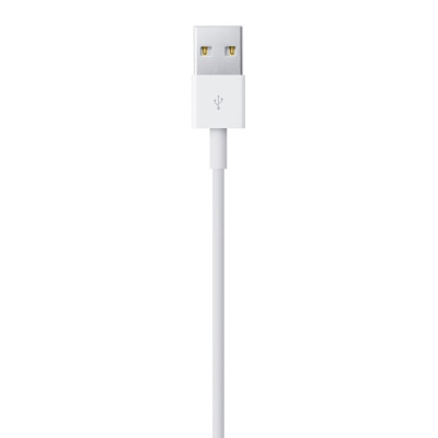 Biały przewód Apple Lightning na USB o długości 0,5 m zwinięty w pętlę, z widocznymi końcówkami złącza USB-A oraz wtykiem Lightning do urządzeń Apple.