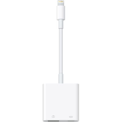 Biały adapter Apple Lightning do USB 3 Aparatu z wtykiem Lightning, przewodem oraz portami USB-A i Lightning na dolnej krawędzi obudowy z ikonami aparatu.
