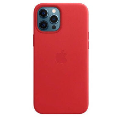 Czerwone skórzane etui Apple Leather Case z MagSafe do iPhone 12 Pro Max, ukazujące tylny panel z wytłoczonym logo Apple oraz wycięcie na potrójny aparat.