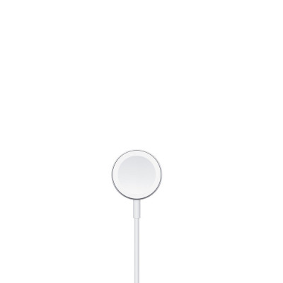 Oryginalny przewód do ładowania Apple Watch z magnetyczną końcówką w kolorze białym oraz wtyczką USB-A, zwinięty w okrąg na jednolitym jasnym tle.