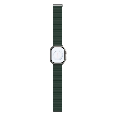 Pasek JCPAL FlexDuo w kolorze ciemnozielonym zamontowany do Apple Watch Ultra, widok z góry na tarczę zegarka z minimalistyczną białą tarczą analogową.