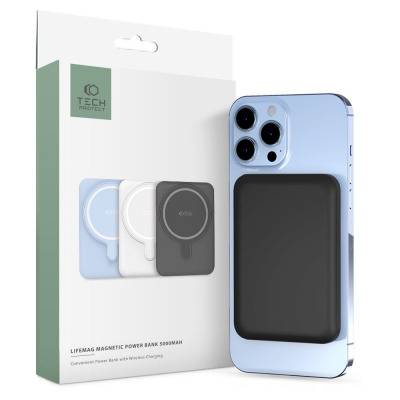 Czarny powerbank magnetyczny Tech-Protect LifeMag przymocowany do jasnoniebieskiego iPhone'a z widoczną wyspą aparatów oraz opakowanie z trzema wersjami