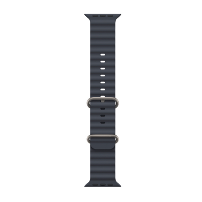 Pasek Apple Ocean Band w kolorze północ do zegarka Apple Watch 49mm, widoczny z góry z charakterystyczną karbowaną fakturą oraz tytanową klamrą i szlufkami.