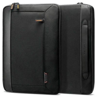 Czarne etui Spigen Klasdan KD100 Sleeve do MacBook 15-16 cali, widok z przodu i z boku na pokrowiec z uchwytem oraz logotypem marki na skórzanej wstawce.