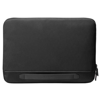 Czarne etui Spigen Klasdan KD100 Sleeve do MacBook 15-16 cali z teksturowanego materiału, z dolnym panelem z ekoskóry i wytłoczonym logo marki na rączce.