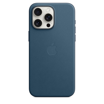 Etui Apple FineWoven w kolorze głębia oceanu do iPhone 15 Pro Max, widok na tył urządzenia z charakterystyczną wyspą aparatów i wytłoczonym logo Apple.