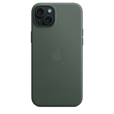 Etui Apple FineWoven w kolorze wieczna zieleń do iPhone 15 z widoczną wyspą aparatów, logiem Apple na środku oraz zintegrowanym systemem magnetycznym MagSafe.