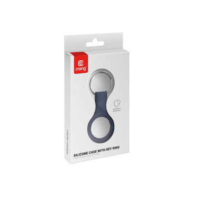 Granatowe etui Crong Silicone Case z metalowym kółkiem na klucze do Apple AirTag w białym opakowaniu z logo producenta i napisem Durable & Washable.