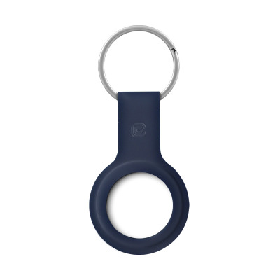Granatowe etui Crong Silicone Case z metalowym kółkiem na klucze do Apple AirTag w białym opakowaniu z logo producenta i napisem Durable & Washable.