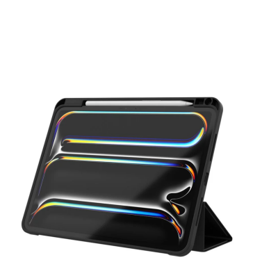 Czarne etui JCPAL DuraPro do iPada Pro 11 5. generacji z magnetycznym uchwytem na rysik Apple Pencil, ustawione w pozycji podstawki na białym tle.