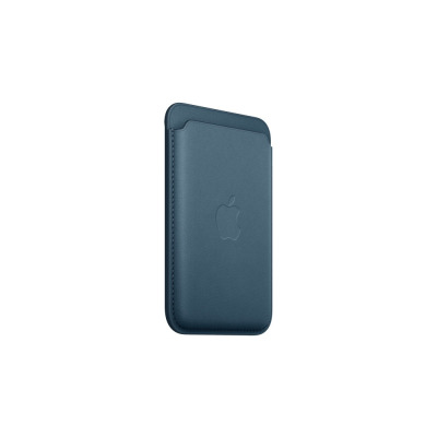 Portfel Apple z tkaniny FineWoven z MagSafe do iPhonea w kolorze głębia oceanu, z wytłoczonym logo Apple na środku, widok od frontu na akcesorium.