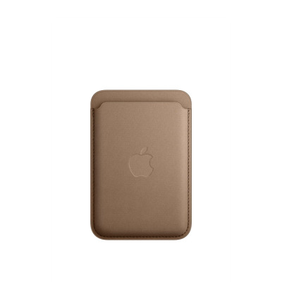 Jasnobrązowy portfel Apple z tkaniny FineWoven z MagSafe do iPhonea, z wytłoczonym logo Apple na środku, widoczny od frontu na jednolitym tle.
