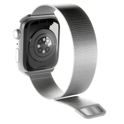 Srebrny pasek Puro Milanese do Apple Watch z drobną metalową plecionką, zapięty na zegarku z tarczą wskazującą godzinę 10:10 i widocznymi ikonami aplikacji.