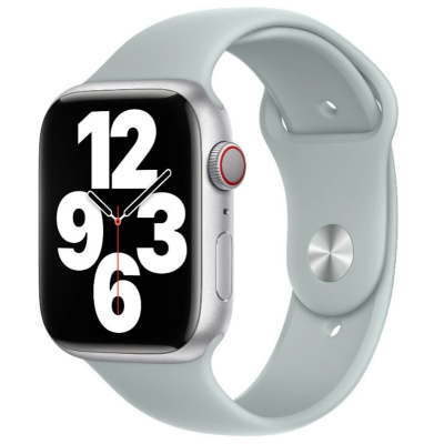 Silikonowy pasek Apple do zegarka Apple Watch w kolorze Succulent, widok na perforowaną część z metalowym zapięciem typu pin w kolorze srebrnym.