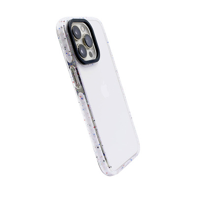 Przezroczyste etui PURO ICON Re-Cover do iPhone 14 Plus z kolorowymi drobinkami, widoczna czarna ramka wokół potrójnego modułu aparatów na tylnym panelu.