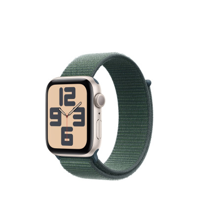 Apple Watch SE2 44mm w kolorze księżycowej poświaty z zieloną opaską sportową, widoczny z profilu z cyfrową tarczą zegara wskazującą godzinę dziesiątą dziesięć.