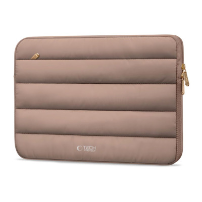 Pikowane etui Tech-Protect Fluffy w kolorze brązowym do MacBooka 13-14 cali, z widocznym złotym suwakiem i logo marki w dolnej części pokrowca.