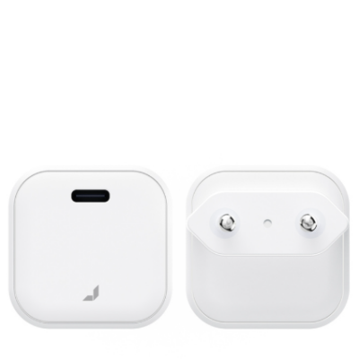Dwie białe ładowarki sieciowe JCPAL Bolt Pro USB-C 35W ustawione pod kątem, ukazujące wtyczkę europejską oraz pojedynczy port ładowania na froncie obudowy.