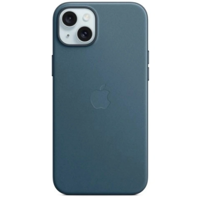 Etui Apple FineWoven w kolorze Pacific Blue do iPhone 15 Plus, widok na tylny panel z wycięciem na wyspę aparatów i wytłoczonym logo Apple na środku.