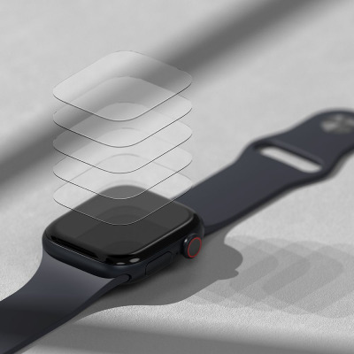 Folia ochronna Ringke Dual Easy do Apple Watch 10 46 mm, ukazana w formie warstw unoszących się nad czarnym zegarkiem z czerwoną koronką Digital Crown.