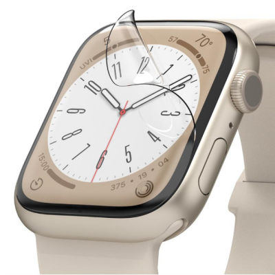 Folia ochronna Ringke Dual Easy do Apple Watch 44/45 mm w opakowaniu z trzema sztukami, obok zegarek Apple Watch z założoną przezroczystą powłoką ochronną.