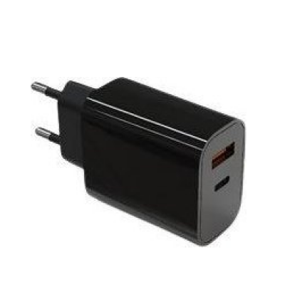 Czarna ładowarka sieciowa TB o mocy 20W z wtyczką europejską, posiadająca dwa porty wyjściowe USB-C oraz USB-A, widoczna w ujęciu z profilu.