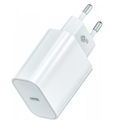 Biała ładowarka sieciowa TB USB-C 20W Power Delivery z wtyczką europejską, ukazana pod kątem z widocznym portem ładowania oraz logotypem producenta na obudowie.