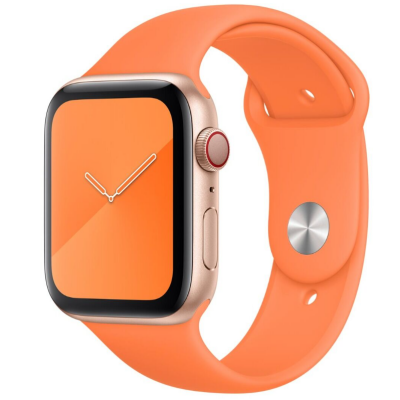 Pomarańczowy pasek silikonowy Apple do zegarka Apple Watch w rozmiarze 45 mm, widok na perforowaną część z metalowym trzpieniem zapięcia w kolorze srebrnym.
