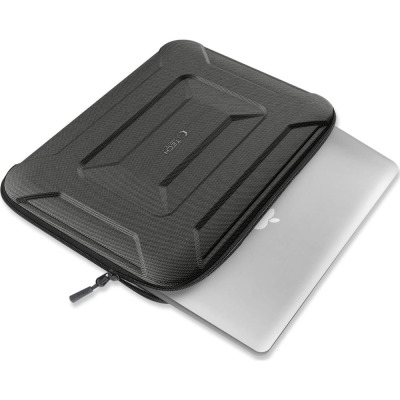 Czarne etui Tech-Protect Ranger-X Tactical do MacBook Pro 15/16 z usztywnianą fakturą, widocznym logo producenta na środku oraz podwójnym zamkiem błyskawicznym.