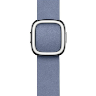 Pasek Apple z nowoczesną klamrą w kolorze lawędowego błękitu do Apple Watch, widok z góry na metalowe zapięcie i gładką fakturę paska w rozmiarze M.