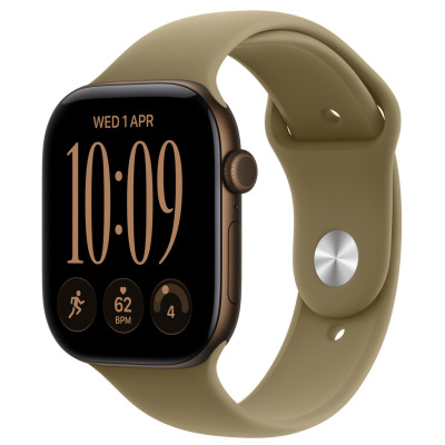 Apple Watch S12 GPS 42 mm w kolorze ciemnego brązu z oliwkowym paskiem sportowym. Widok z boku, na tarczy godzina 10:09, data 1 kwietnia oraz dane aktywności.